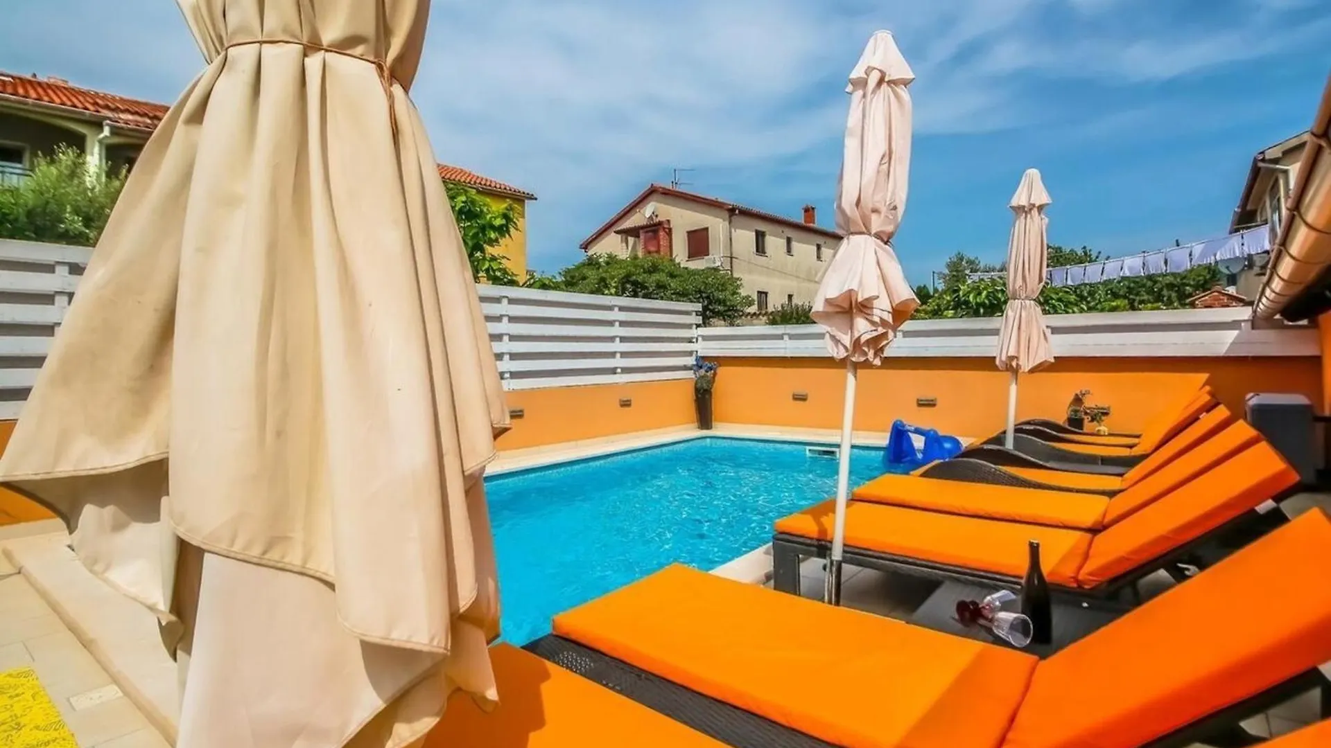 Ferienhaus Mit Privatpool Fuer 10 Personen Ca 190 Qm In Banjole, Istrien Istrische Riviera Banjole