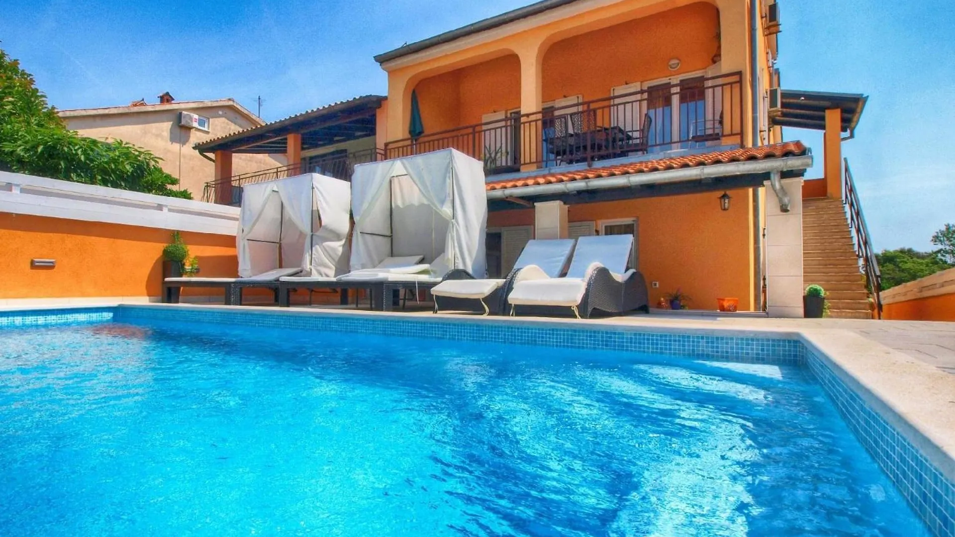 Ferienhaus Mit Privatpool Fuer 10 Personen Ca 190 Qm In Banjole, Istrien Istrische Riviera 0*, Banjole Croatia