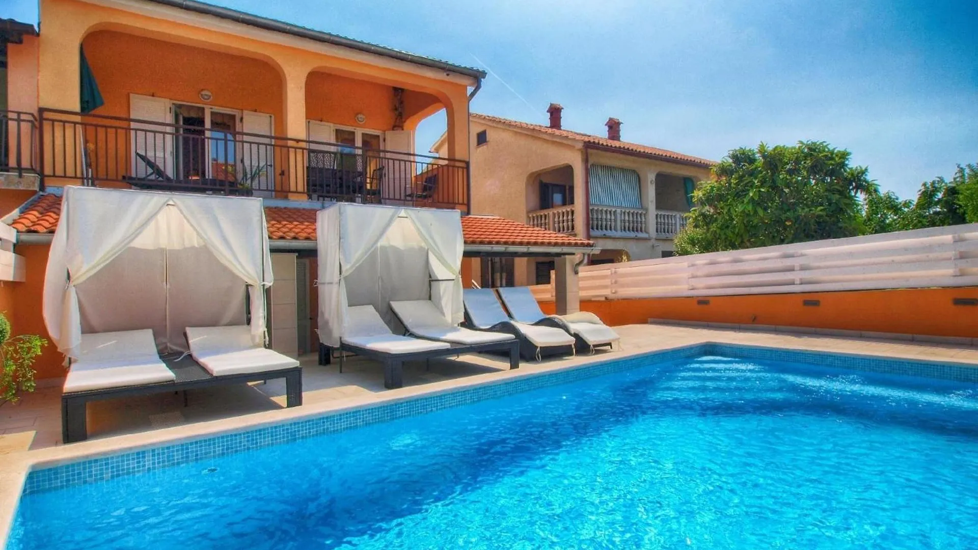 Ferienhaus Mit Privatpool Fuer 10 Personen Ca 190 Qm In Banjole, Istrien Istrische Riviera